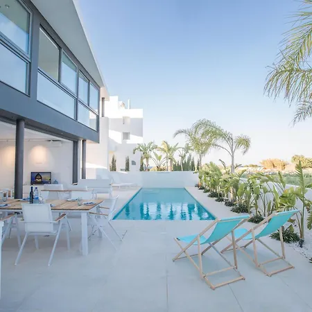 Neue, Moderne 3 Schlafzimmer Mit Privatem Pool Case de vacanță