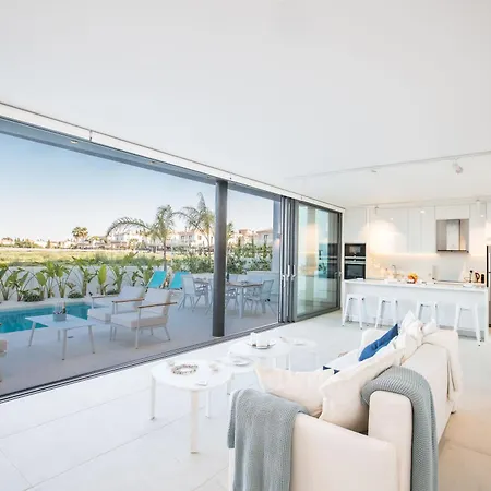 Case de vacanță Neue, Moderne 3 Schlafzimmer Mit Privatem Pool