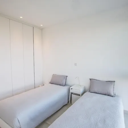 Neue, Moderne 3 Schlafzimmer Mit Privatem Pool