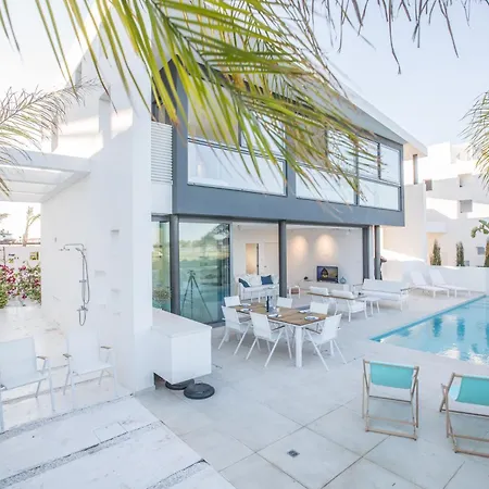 Holiday home Neue, Moderne 3 Schlafzimmer Mit Privatem Pool *