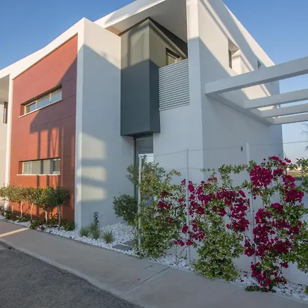 Neue, Moderne 3 Schlafzimmer Mit Privatem Pool Ferienhaus *