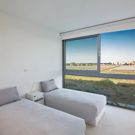 Neue, Moderne 3 Schlafzimmer Mit Privatem Pool *