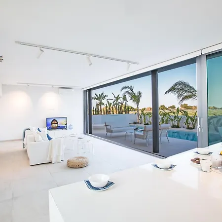 Neue, Moderne 3 Schlafzimmer Mit Privatem Pool Ferienhaus