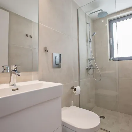 Neue, Moderne 3 Schlafzimmer Mit Privatem Pool